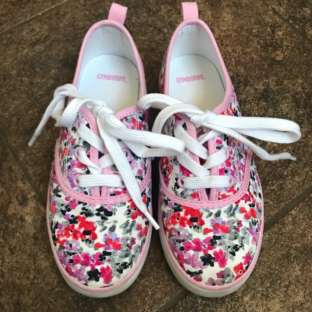 GIRL SNEAKERS